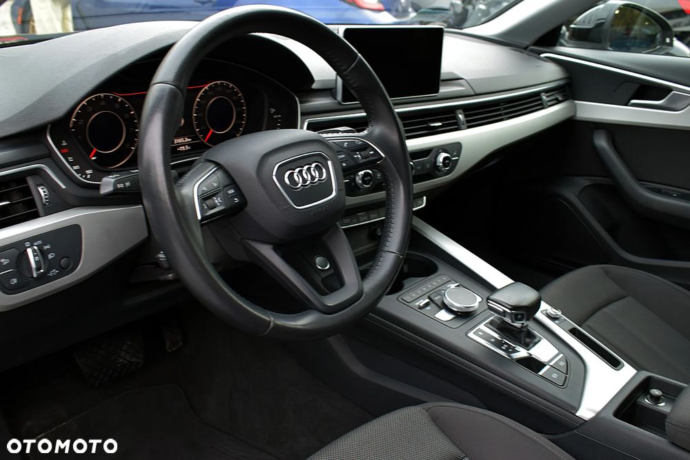 Audi A4 - 4