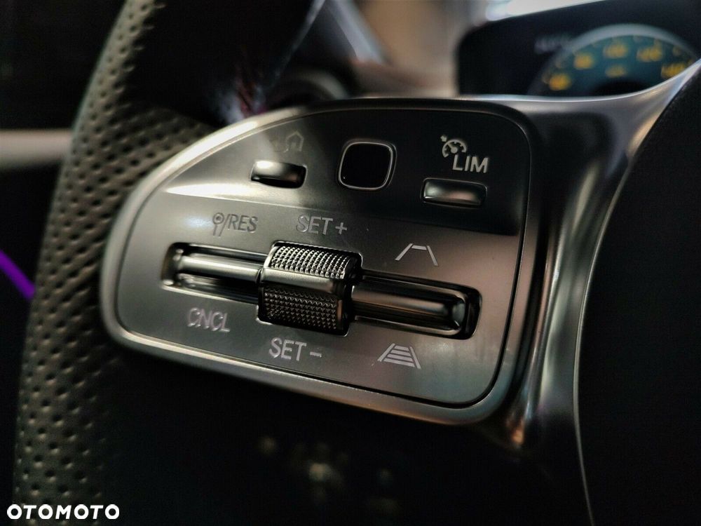 Mercedes-Benz EQB - 21