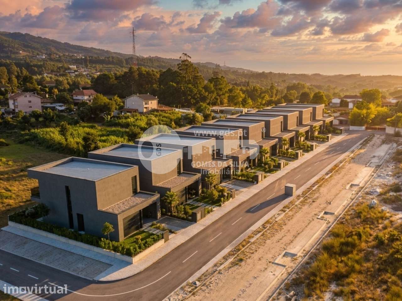Lote de 224 m2 para Construção de Moradia em Banda com Vista Rio - Grande imagem: 2/20
