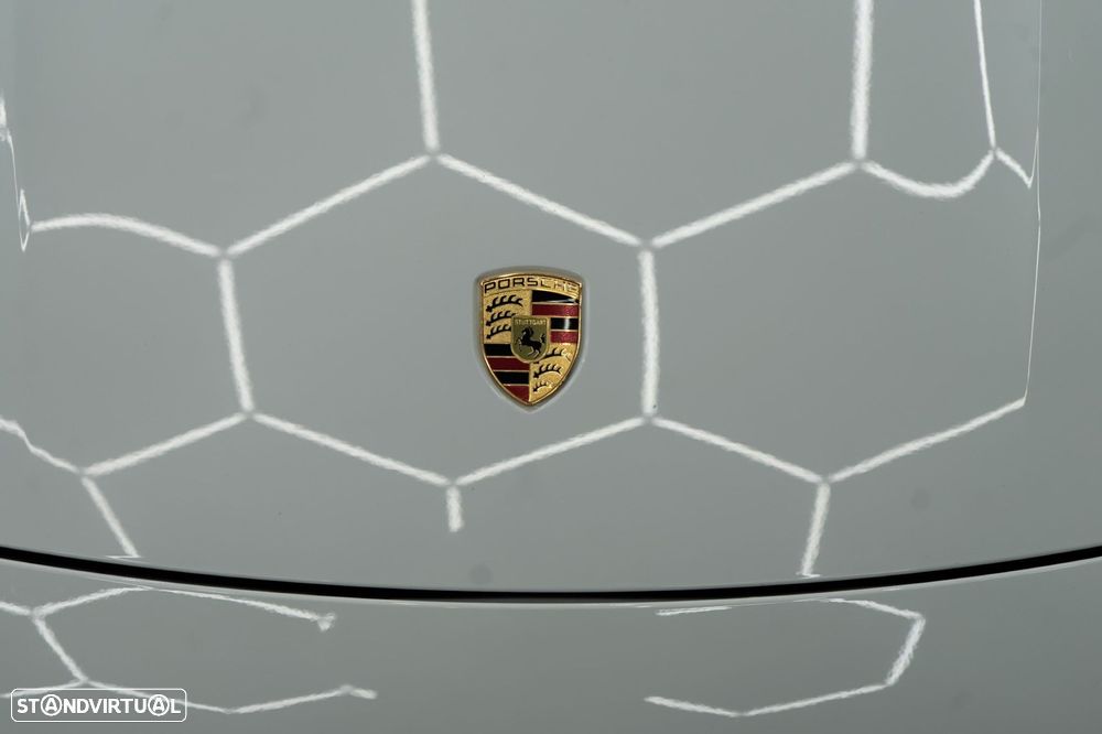 Porsche Taycan Turbo - 17