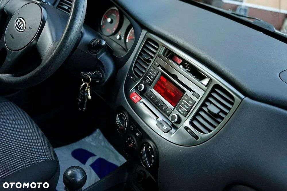 Kia Rio - 27
