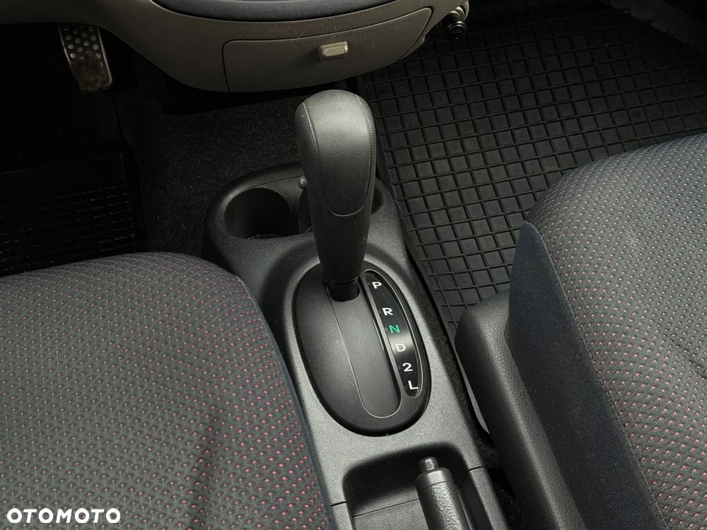 Daihatsu Sirion 1.3 - 28