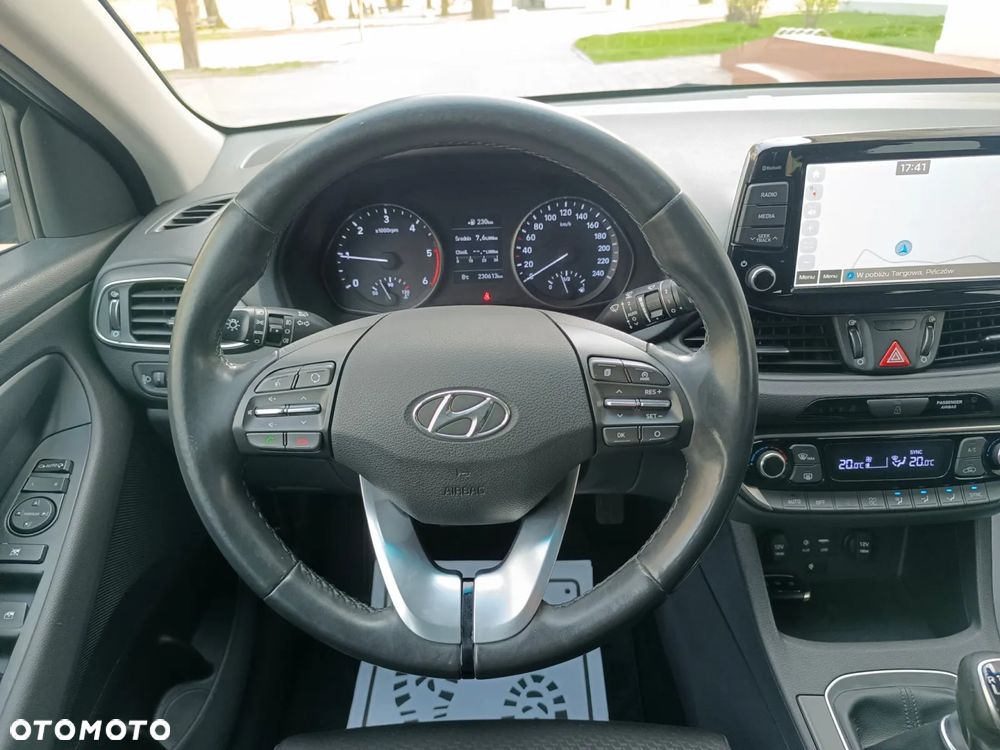 Hyundai i30 blue Kombi 1.6 CRDi Style - 30