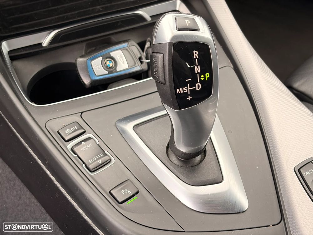 BMW 116 d Pack Desportivo M Auto - 14