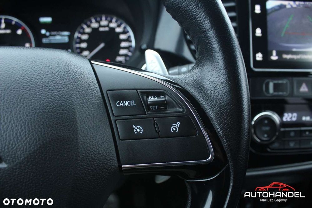 Mitsubishi Outlander - 10