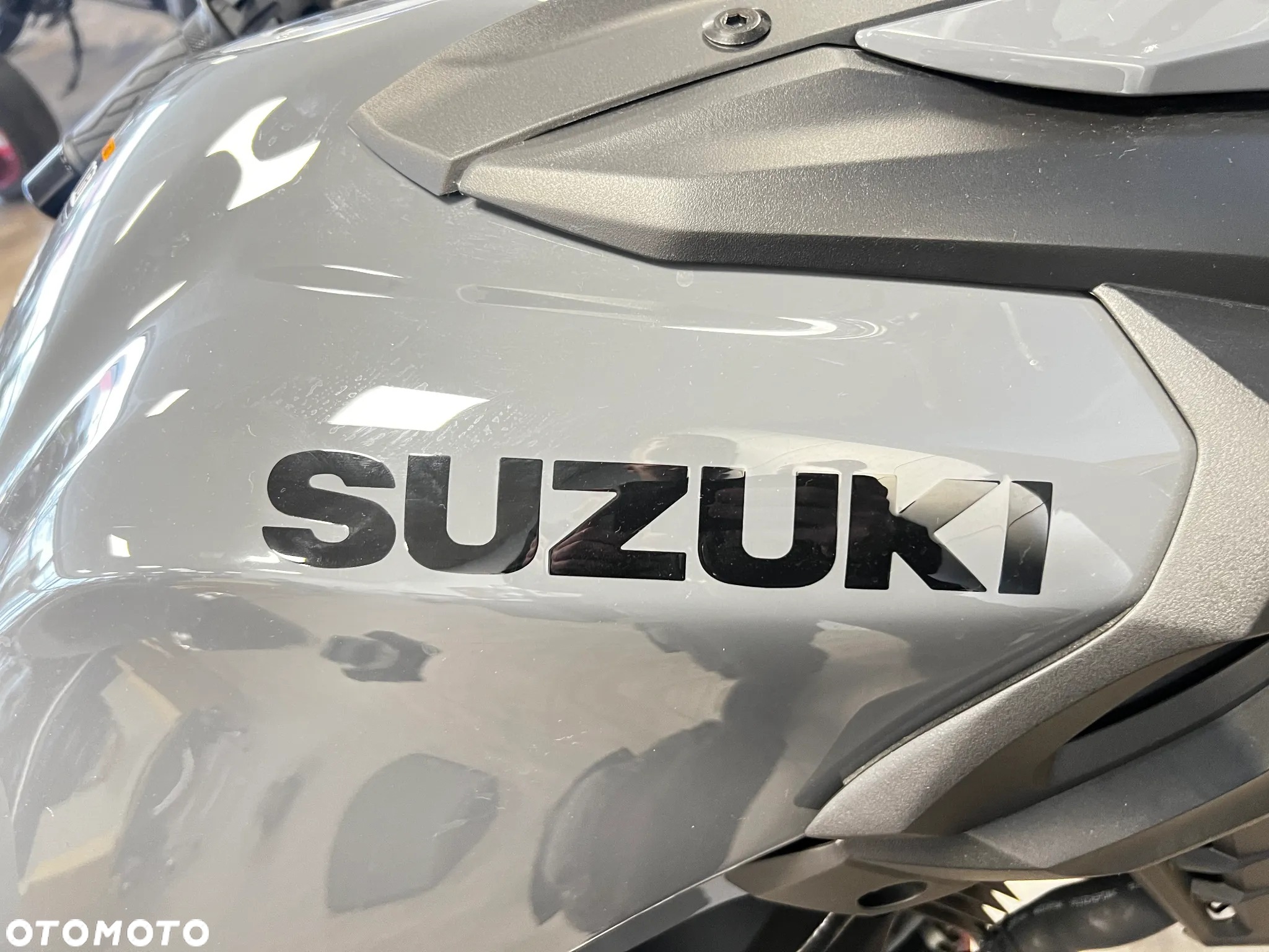 Suzuki DL - 11
