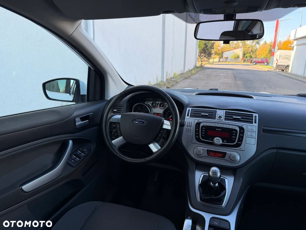 Ford Kuga 2.0 TDCi 2x4 Titanium - 19