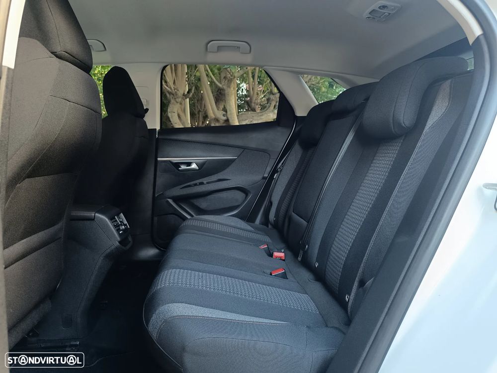 Peugeot 3008 PureTech 130 Stop & Start GPF EAT8 Active Business-Pack - 18