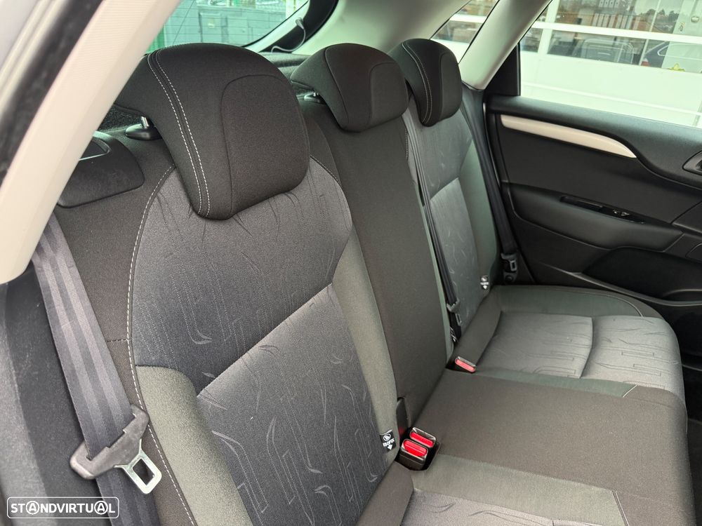 Citroën C4 1.6 HDi Attraction - 18