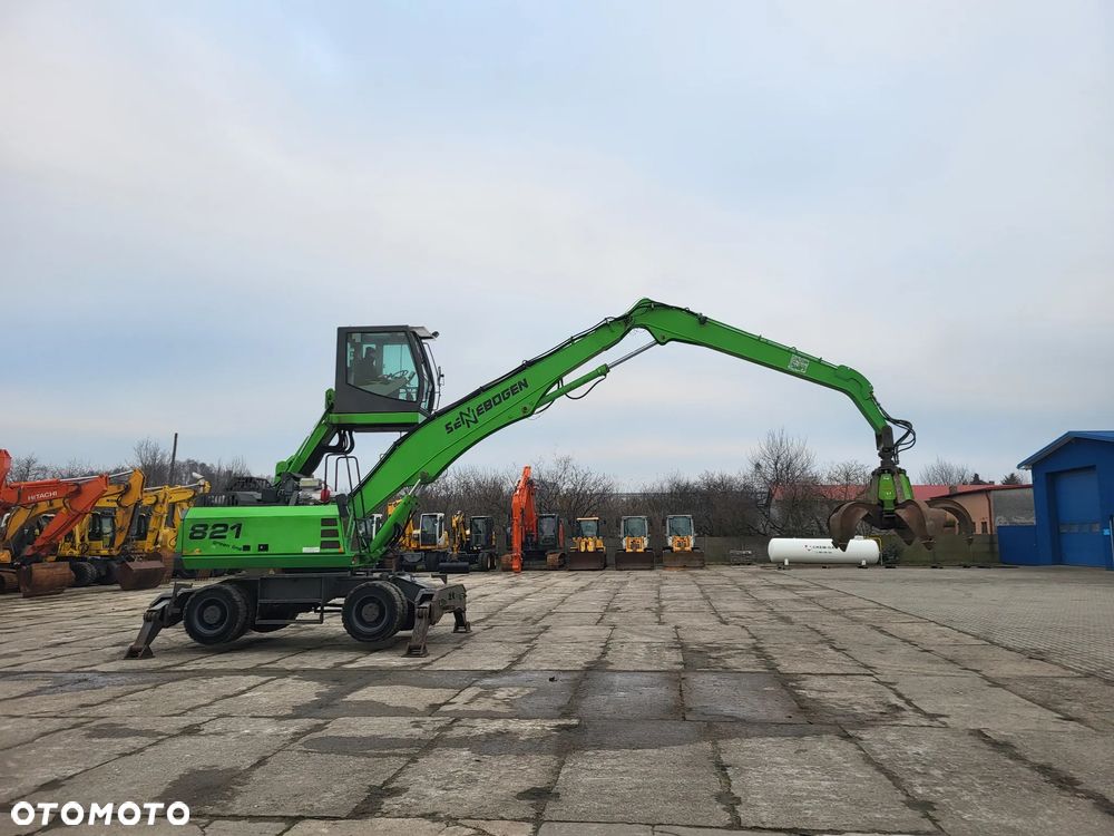 Sennebogen 821 M przeładunkowa do złomu chwytak + magnes - 10