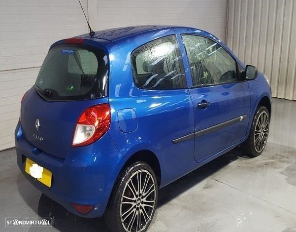 Renault Clio Extreme 1.2i de 2009 disponível para peças - 2