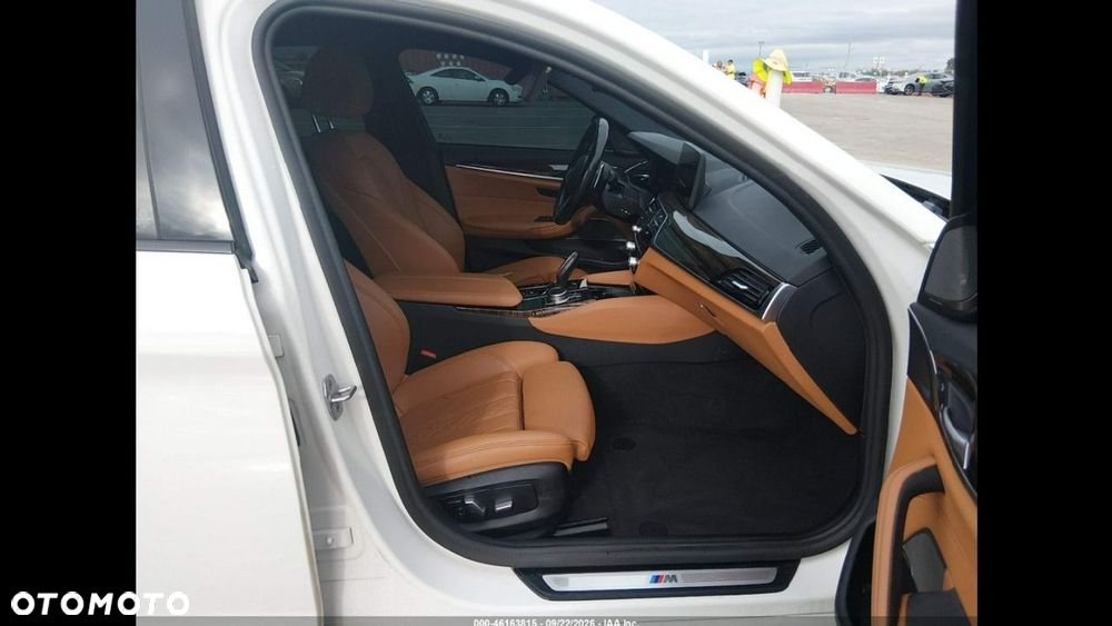 BMW Seria 5 530i xDrive M Sport Edition - 9