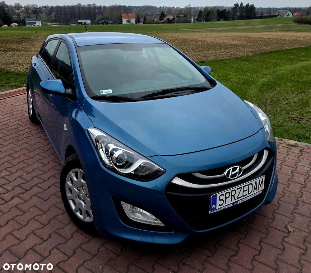 Hyundai i30 1.6 Comfort - 25