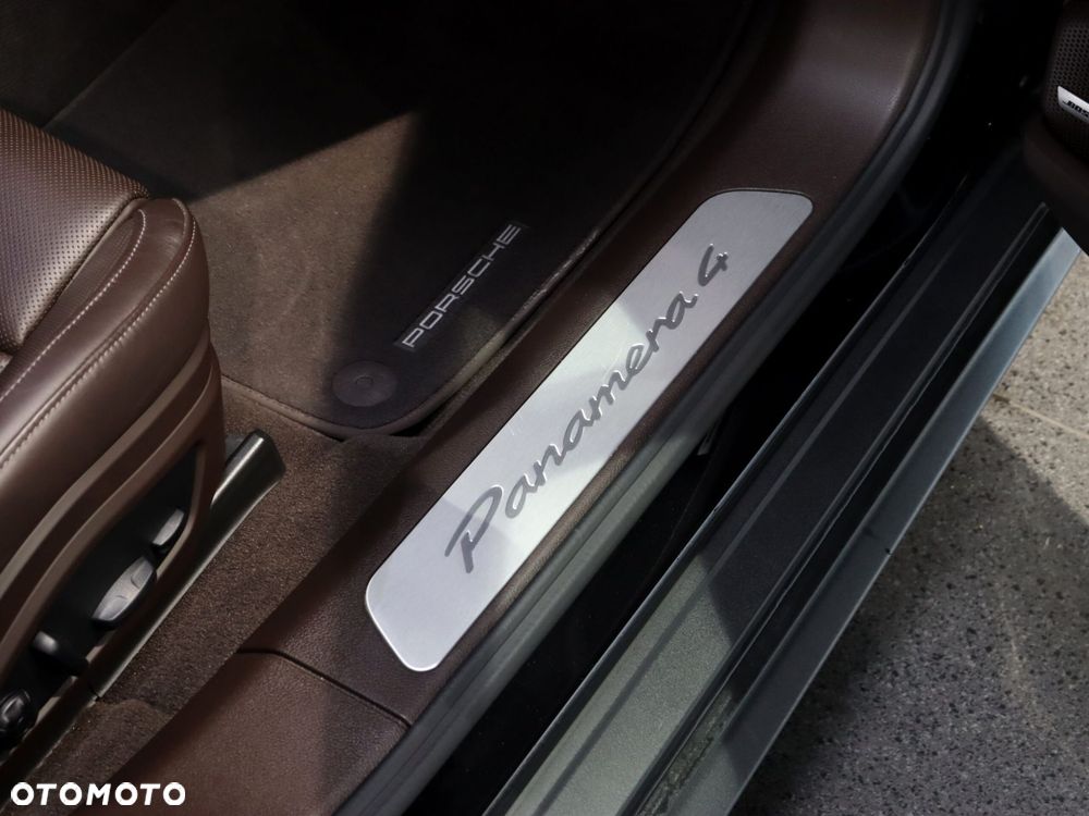 Porsche Panamera 4 E-Hybrid PHEV - 31