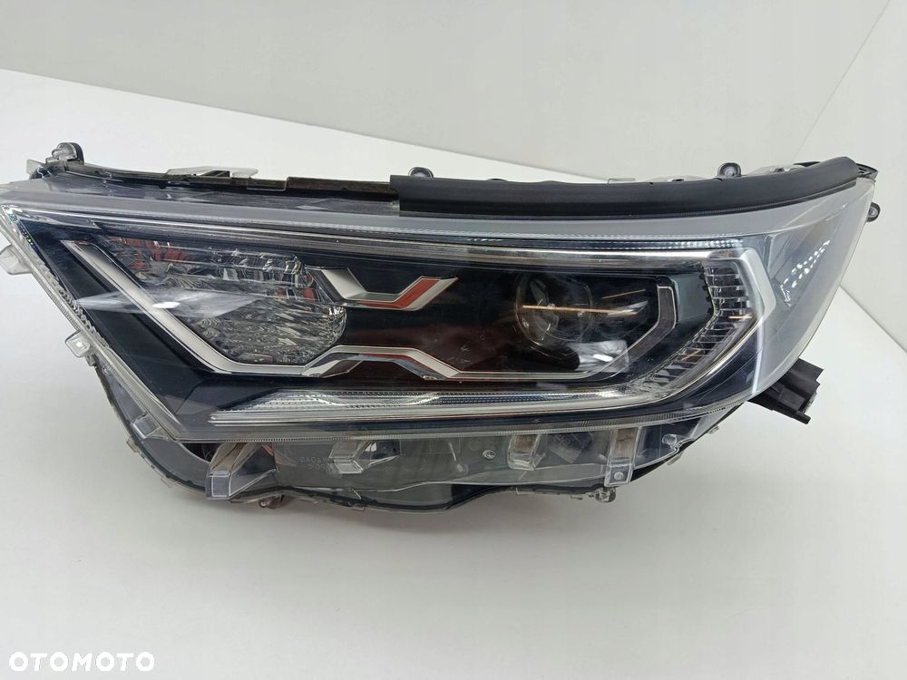 TOYOTA RAV4 V LEWA LAMPA FULL LED EUROPA