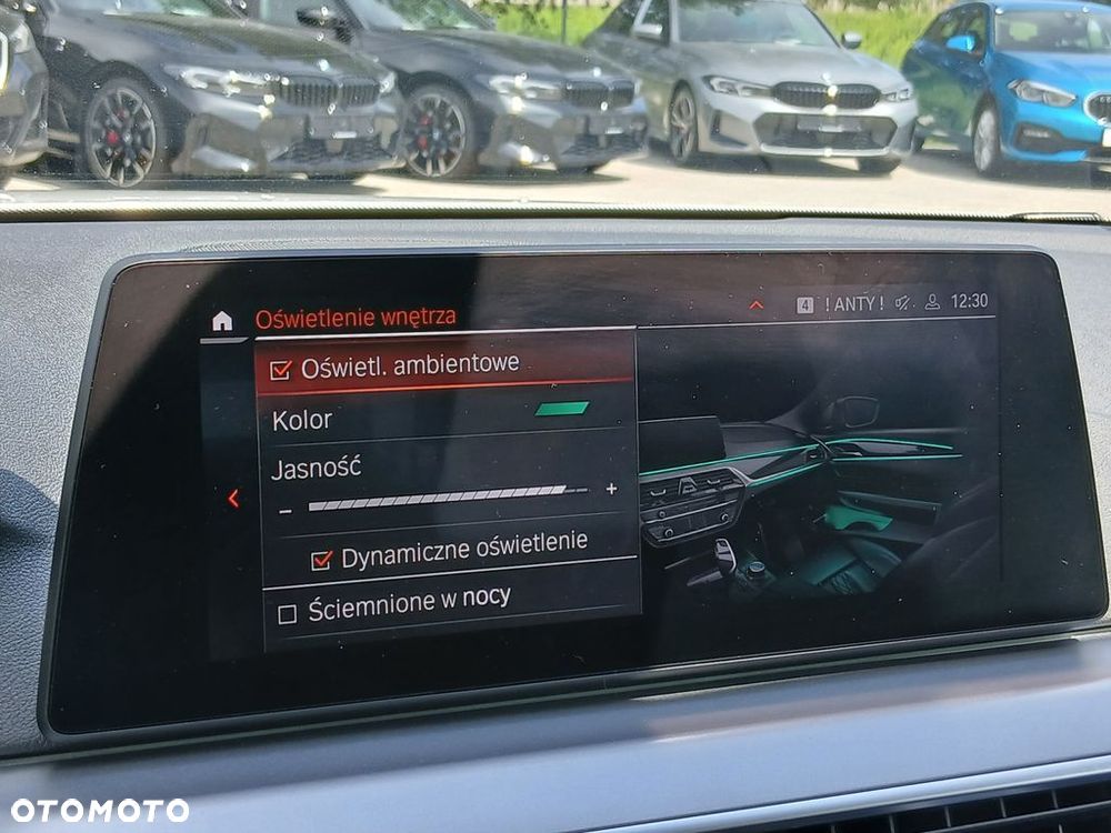 BMW Seria 5 518d - 28