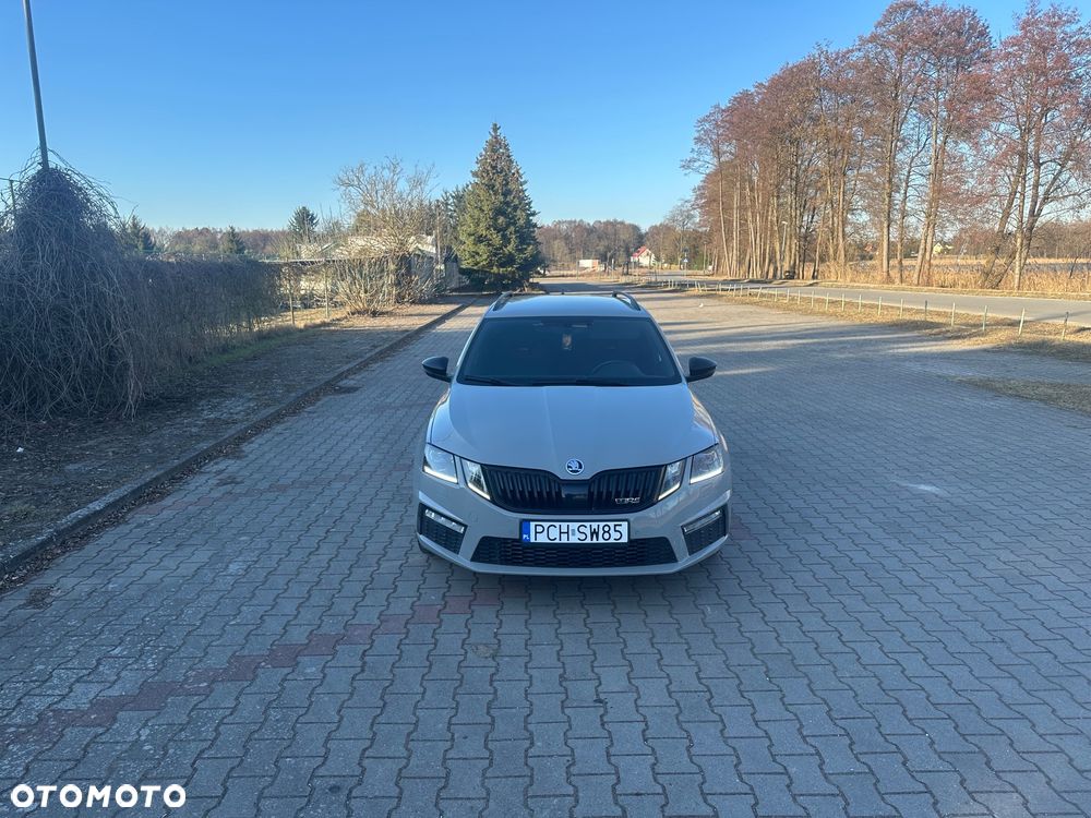 Skoda Octavia 2.0 TDI DSG RS - 2