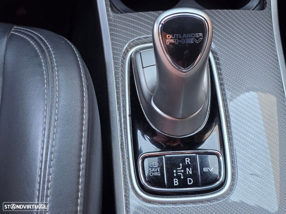 Mitsubishi Outlander - 27
