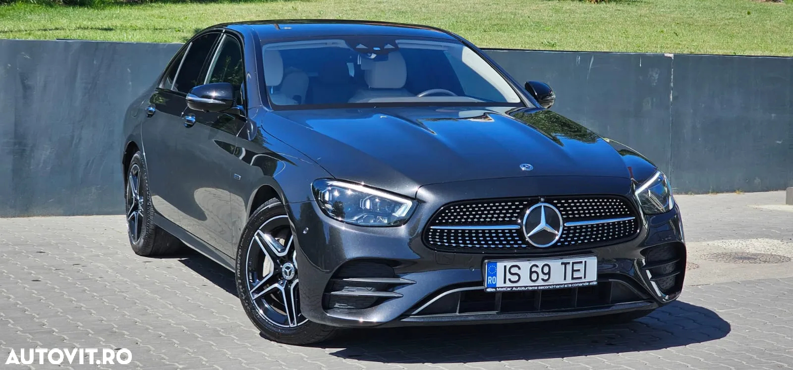 Mercedes-Benz E 220 d T 9G-TRONIC AMG Line - 2