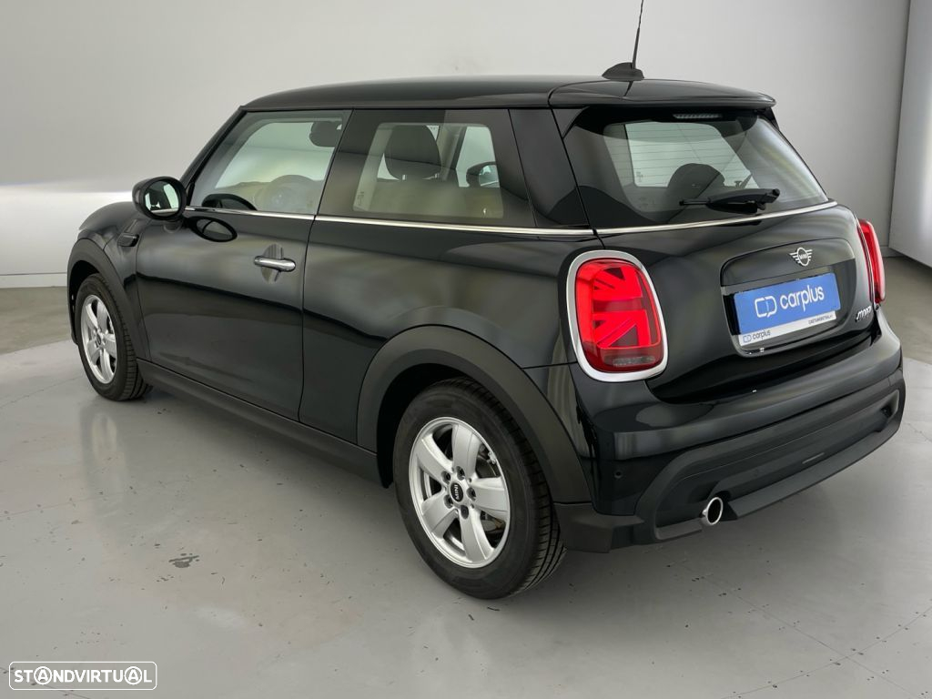 MINI 5 Portas Cooper Premium Essential Auto - 25
