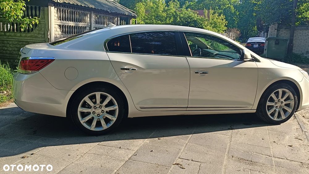 Buick Lacrosse - 12