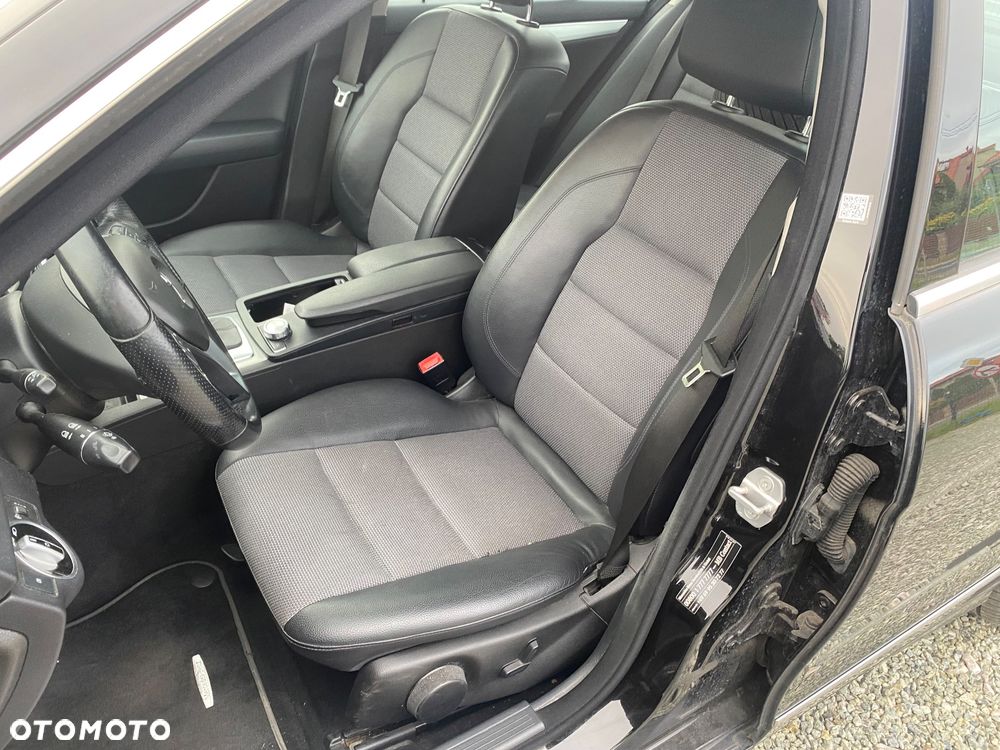 Mercedes-Benz Klasa C 180 CGI Automatik BlueEFFICIENCY Avantgarde - 23