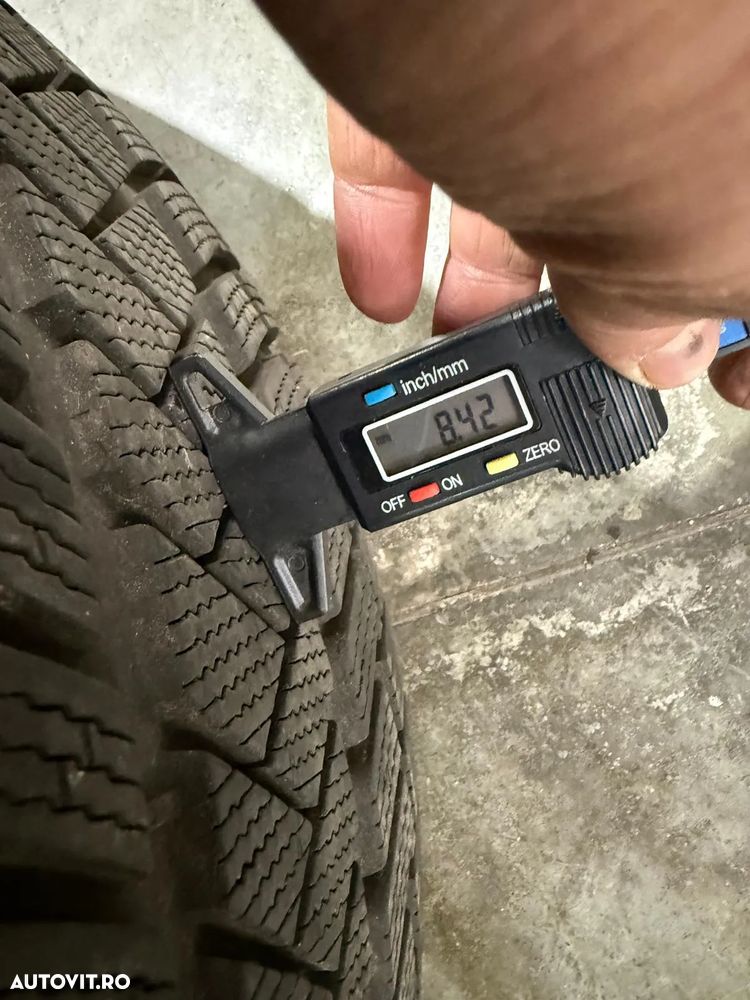 325 35 r22, 285 40 r22 iarna Vredestein - 2