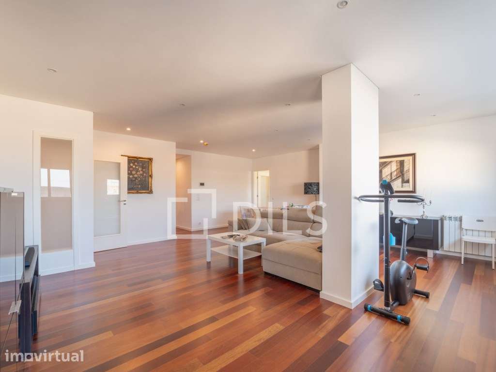 Apartamento T3 com 2 lugares de garagem, na Av. Boavista - Grande imagem: 2/21