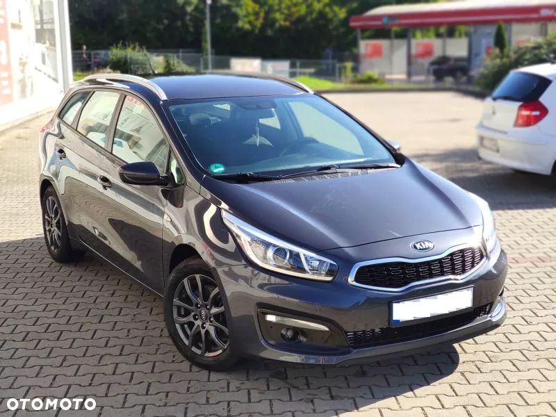 Kia Ceed 1.4 CVVT Dream Team Edition - 1