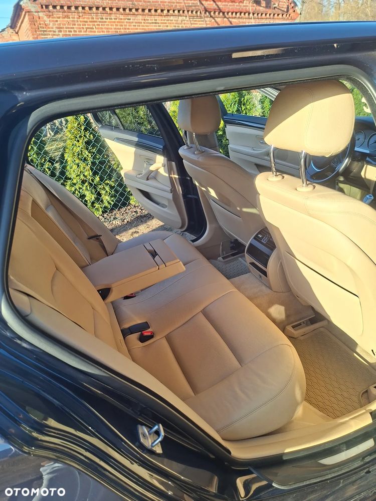BMW Seria 5 520d xDrive - 9