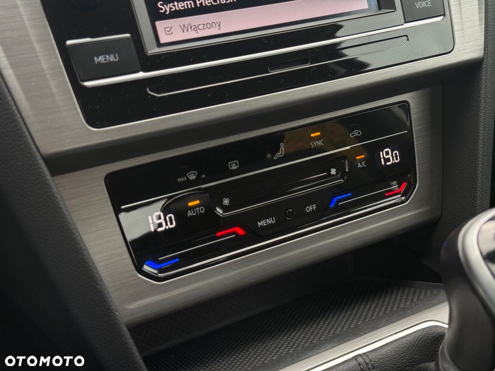 Volkswagen Passat - 35