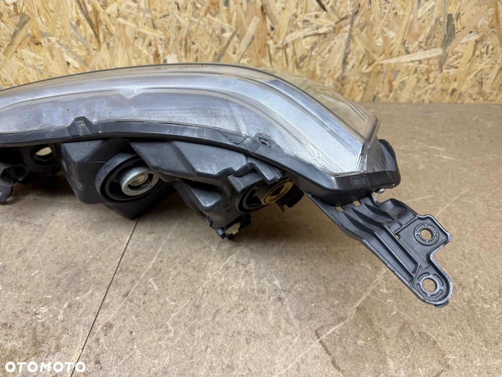 LAMPA PRZÓD PRAWA PRZEDNIA PRAWA SOCZEWKA ZWYKŁA SUZUKI VITARA III KOITO 100-18097 - 11