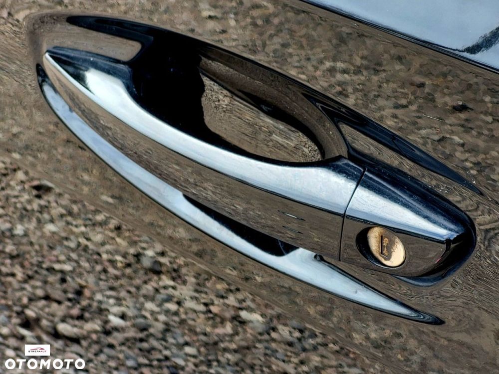 Peugeot 208 - 23