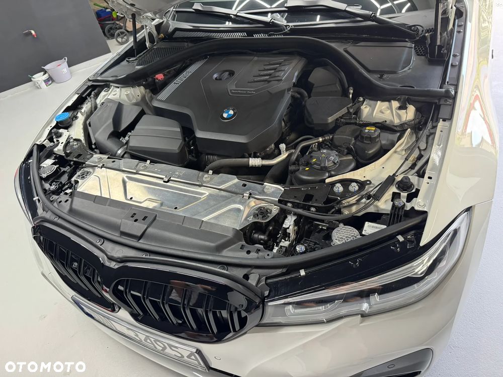 BMW Seria 3 330i xDrive M Sport sport - 9