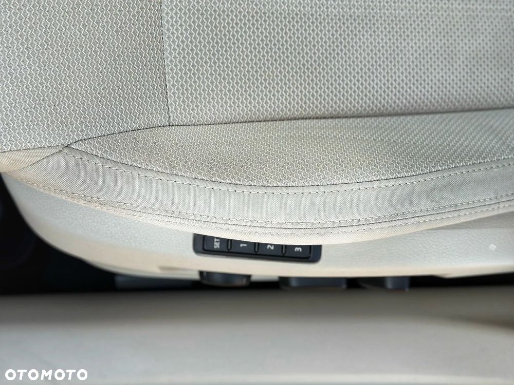 Skoda Superb 2.0 TDI SCR Style DSG - 6