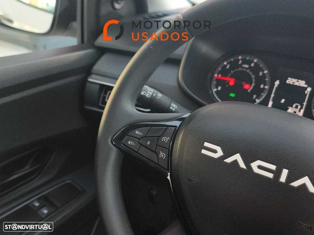 Dacia Sandero 1.0 SCe Essential — fotografia 18