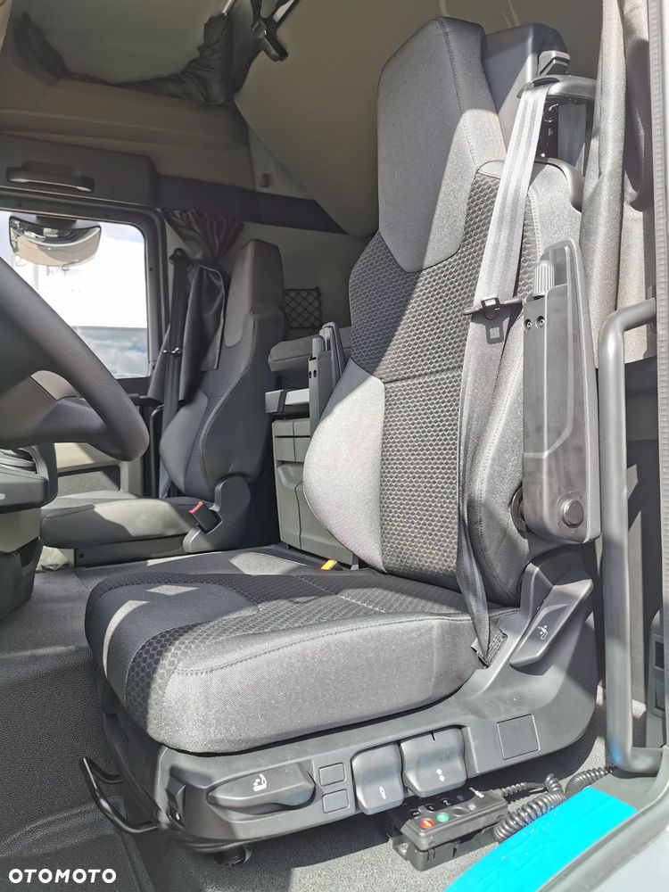 MAN MAN TGL 12.250 4x2 BL CH - 14