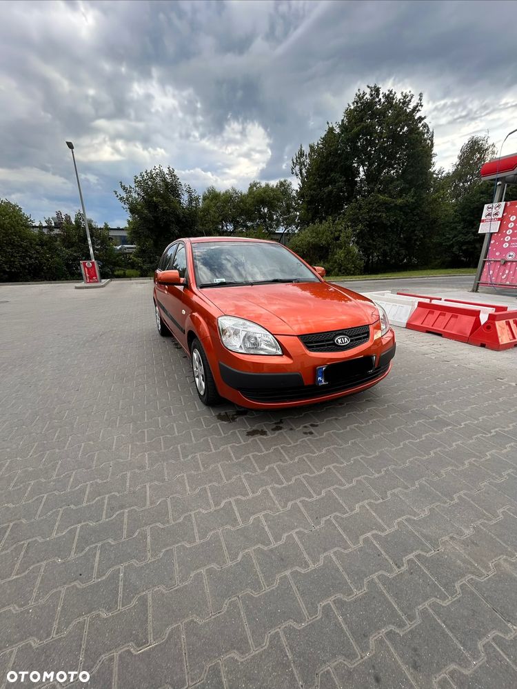 Kia Rio - 2