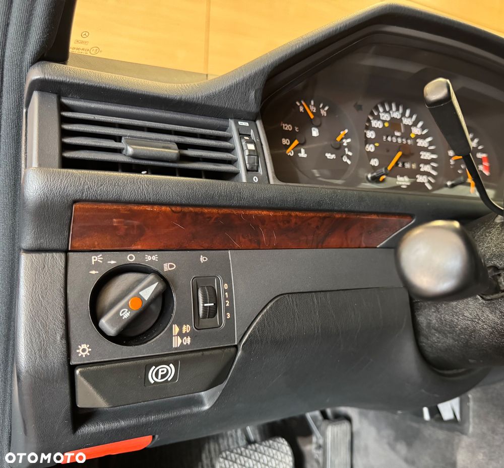 Mercedes-Benz W124 (1984-1993) - 16