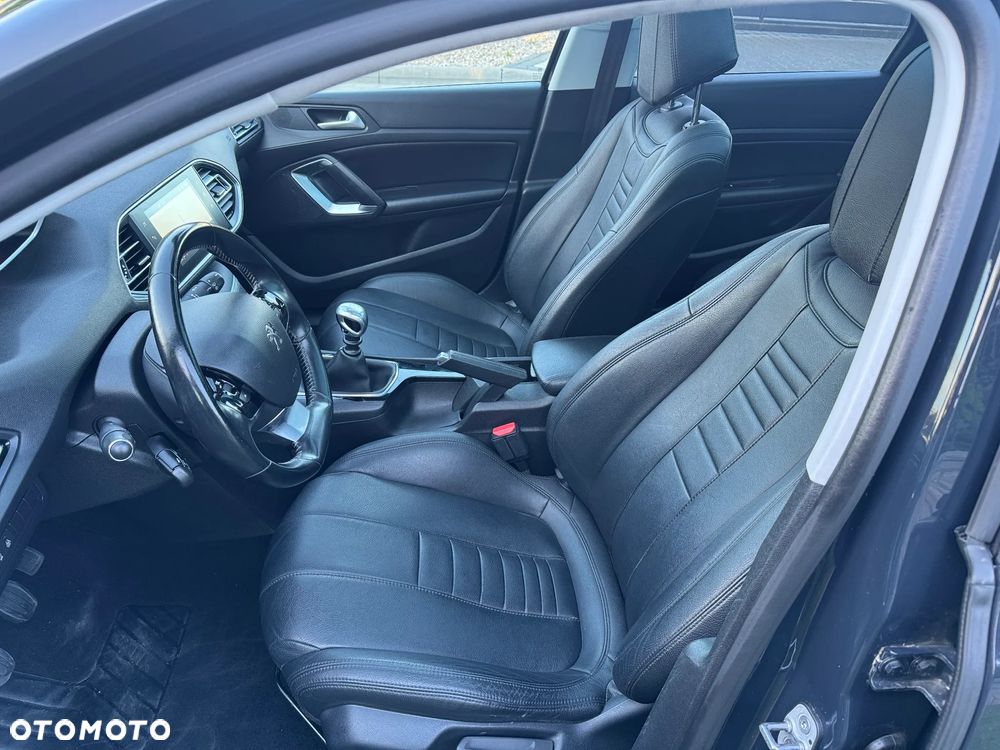 Peugeot 308 1.5 BlueHDi Allure S&S - 12