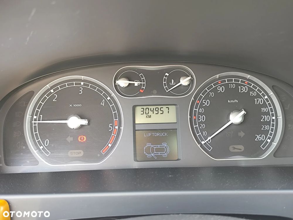 Renault Laguna 2.0 dCi Initiale - 9