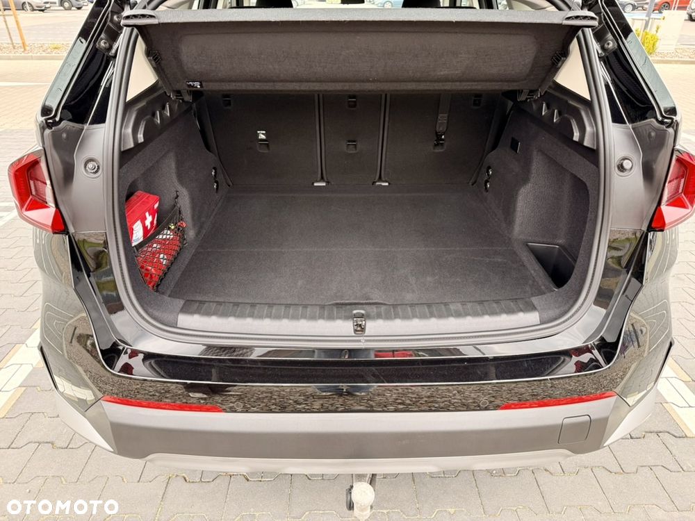 BMW iX1 eDrive20 xLine - 11
