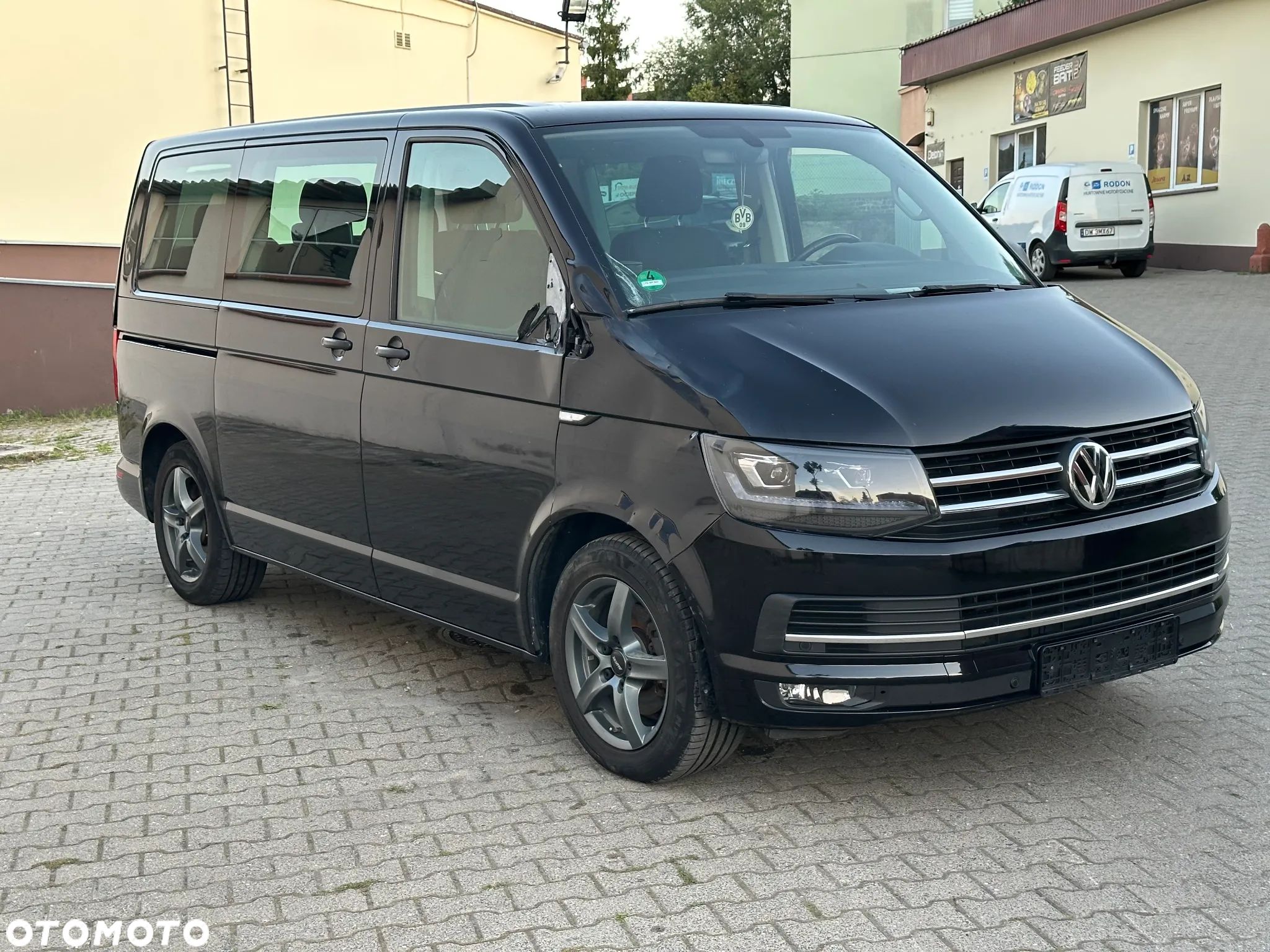 Volkswagen Multivan - 1