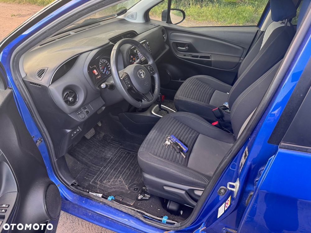 Toyota Yaris Hybrid 100 Selection Platinum - 22