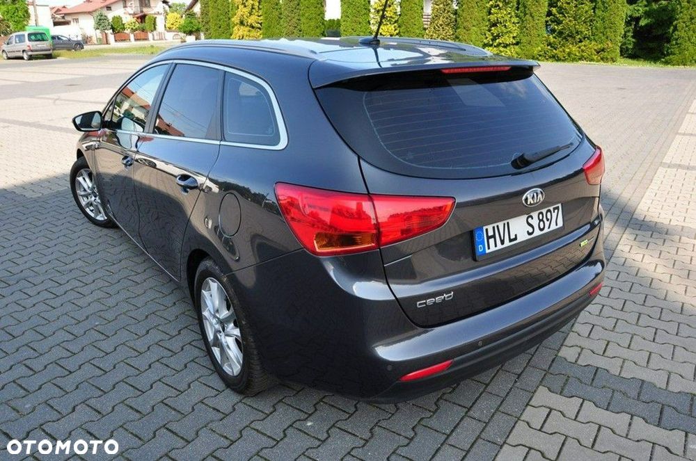 Kia Ceed 1.6 GDI Spirit - 25