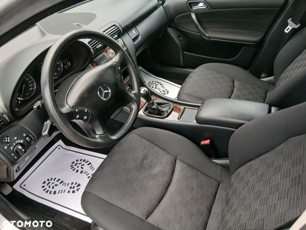 Mercedes-Benz Klasa C 180 Kompressor Classic Starline - 24