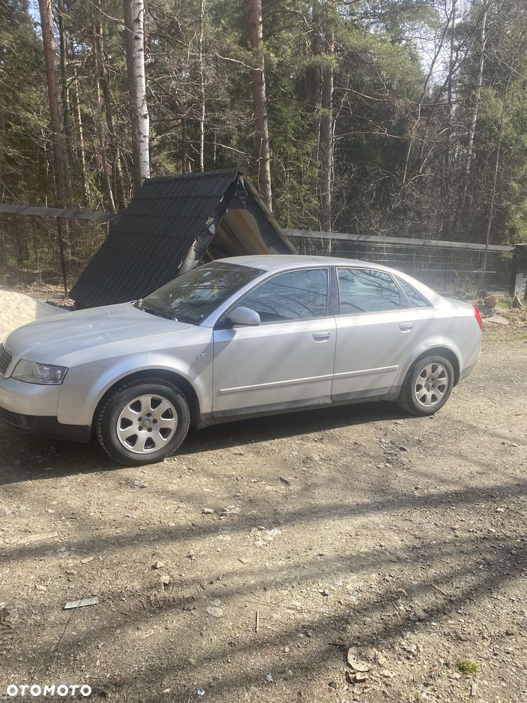 Audi A4 Limousine - 1