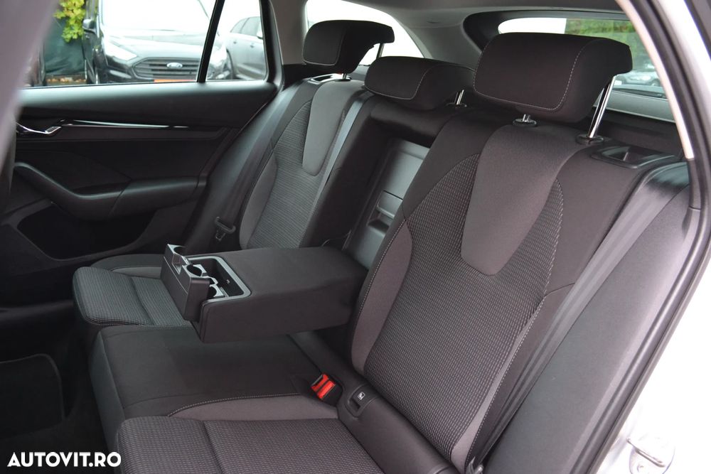 Skoda Octavia 2.0 TDI DSG Ambition - 12