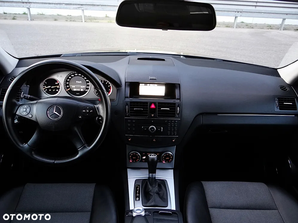Mercedes-Benz Klasa C 180 T Kompressor Automatik Avantgarde - 25