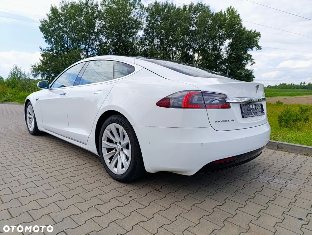 Tesla Model S - 13